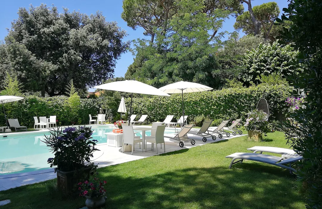 iH Hotels Logos Forte Dei Marmi-1